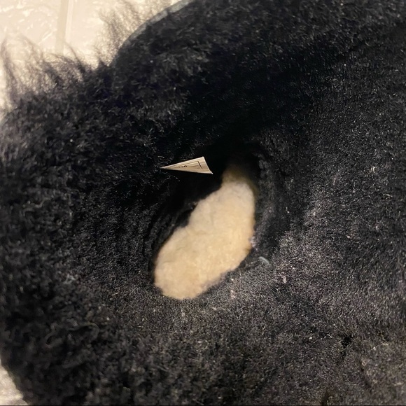 Ugg Australia Bailey Button Boots Size 8 - Picture 5 of 10